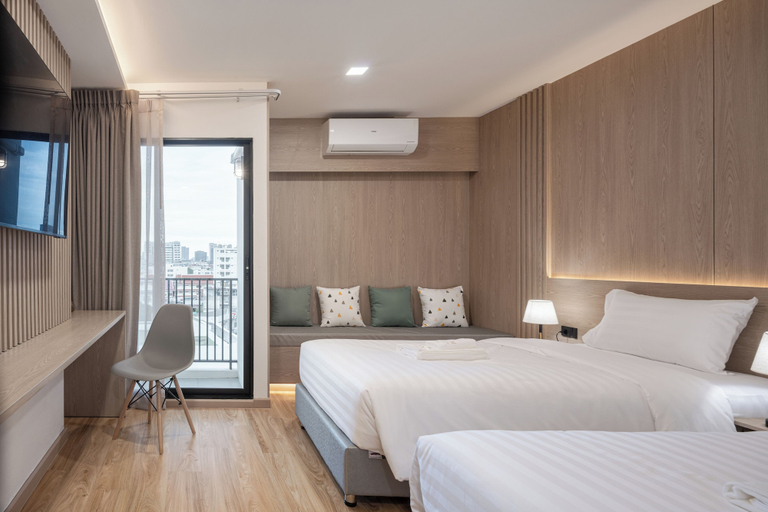 Room 5, Solyn Hotel, Din Dang