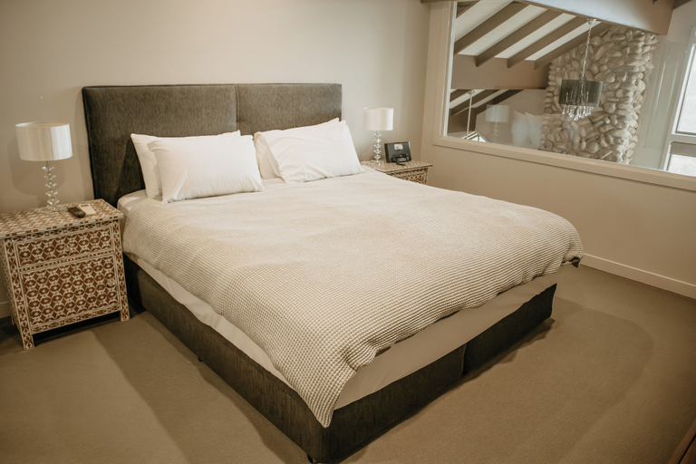 Room 3, Edges by St Benards Hotel, Tamborine Mountain