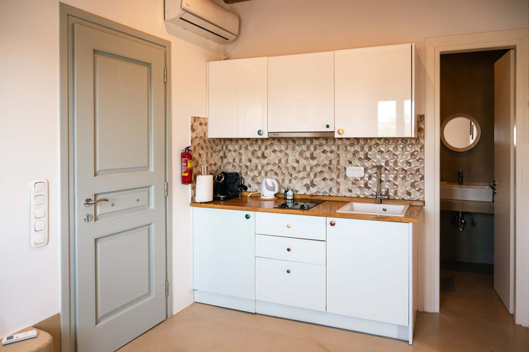 Room 4, Assyr Getaway - Santorini Cozy Cycladic Retreat, South Aegean