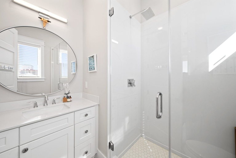 Bathroom 2, Joy By The Sea 5 Bedroom Home, Bay