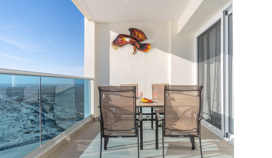 Outdoor dining 5, Beautiful two Bedroom Condo - Viento 2104, Puerto Peñasco
