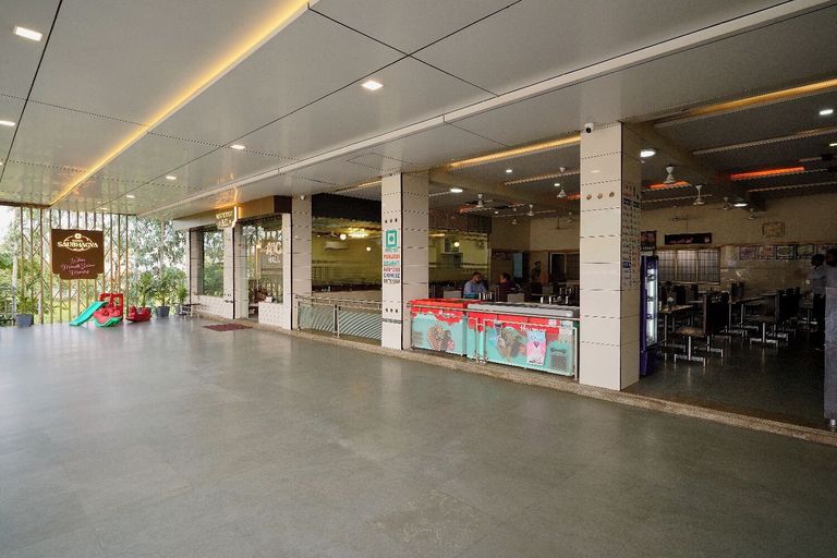 Restaurant 2, Hotel Saubhagya Ahmedabad, Ahmadabad