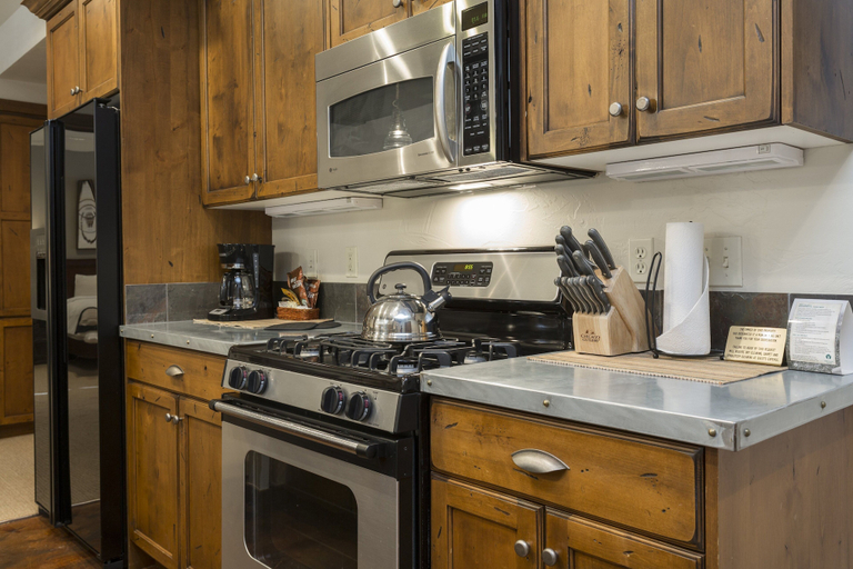 Private kitchen 2, Silver Baron Lodge 2 Condo Bedroom with Spa by Deer Valley Resort, Summit