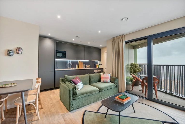 Room 2, East London Skyline Retreat, London
