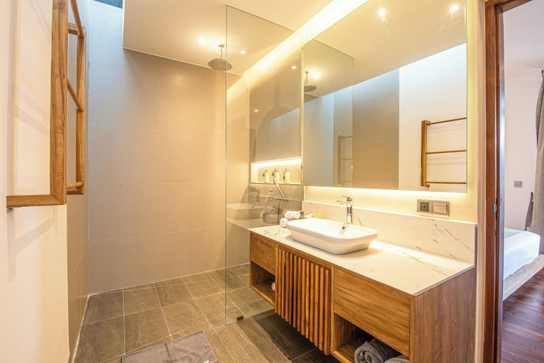Exterior 5, Opulent 6BR Villa, 400m to Beach, Water Filter, Badung