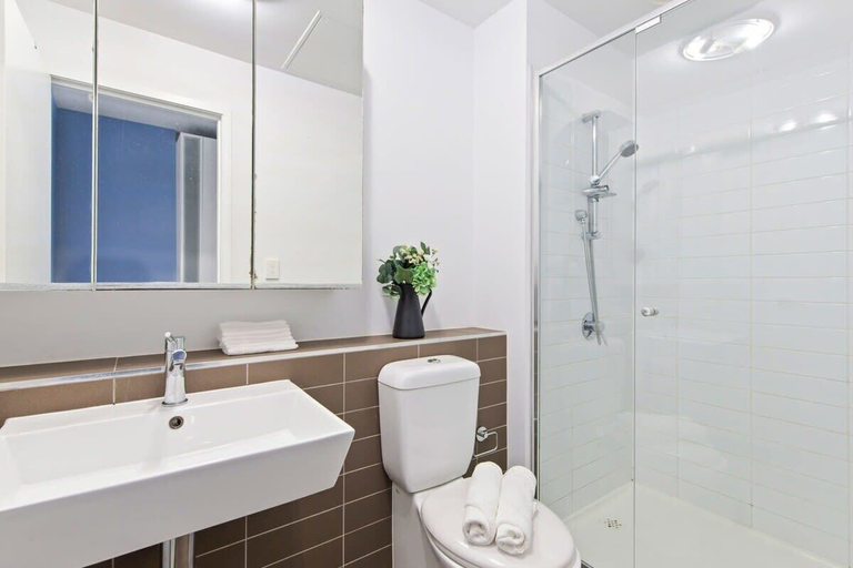 Bathroom, Cozy Studio Retreat by Southern Cross Station, Melbourne