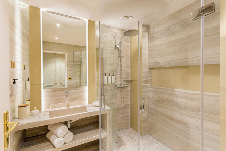 Bathroom 5, Merveil Signature Suite - Marignan, Paris