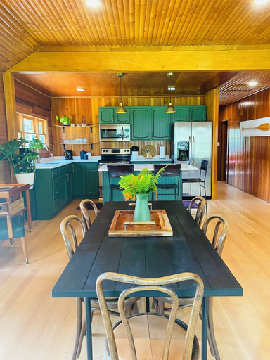 Private kitchen 4, Smokey Hollow Motel & Resort, Division No. 15