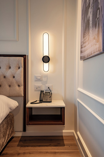 Room 5, Levant Hotel