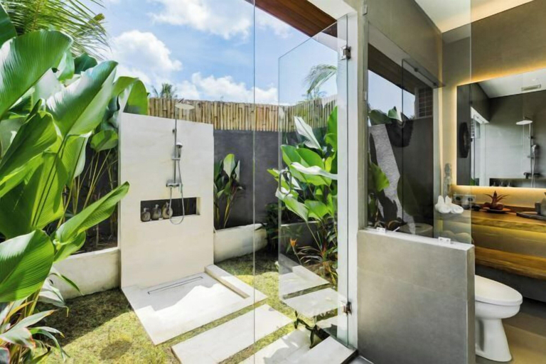 Bathroom, Villa Palm Angels by BaliSuperHost, Gianyar