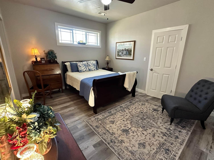 Room 5, The Judge's Chambers, Logan