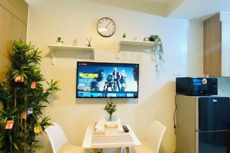 Dining 5, Ai-Stay 78 at Shore 2 T1, Pasay City