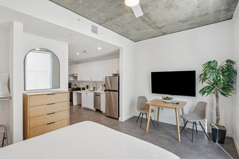 In-room dining 2, Placemakr Downtown Phoenix, Maricopa