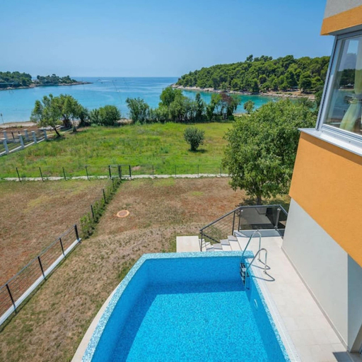 Others 3, Villa Magnolija in Pula, Pula