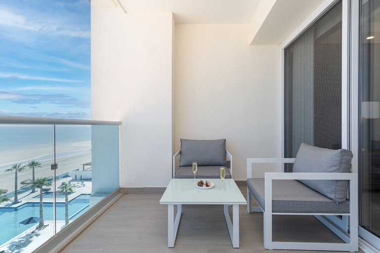 Pool 3, Breathtaking 2 BR 2.5 Bath Corner Beach Front Condominium Encantame 505, Puerto Peñasco