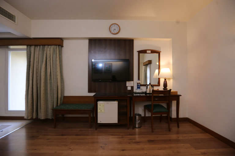 Others 5, Embassy Inn, Karachi