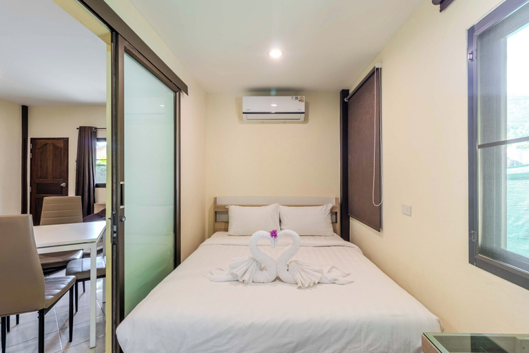 Room 3, Bungalow On Small Peaceful Resort V247, Phuket Island
