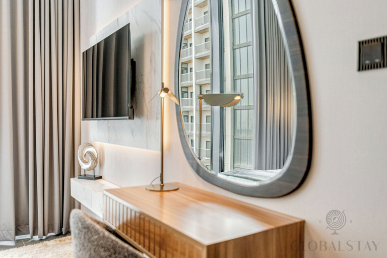 Room 4, GLOBALSTAY. The Crest Tower C Apartments, Dubai