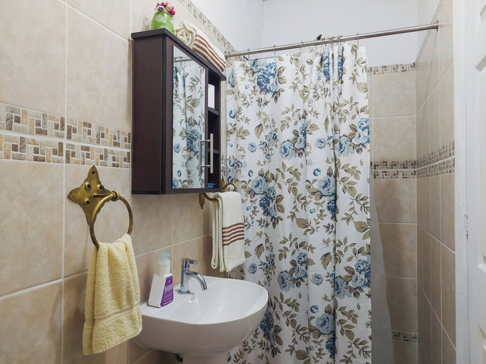 Bathroom 4, Hotel Nolasco, Antigua Guatemala