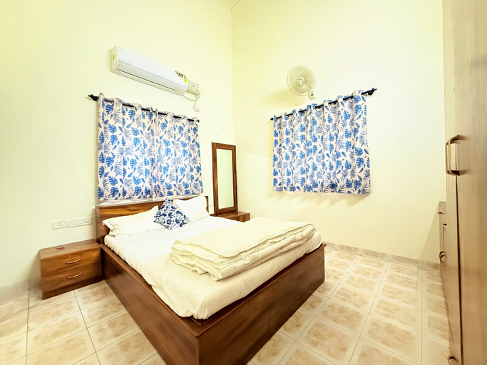 Room 5, Anand Mansion, Pune