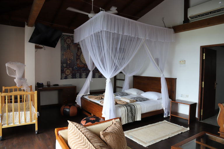 Bedroom 2, Jungle Paradise Hotel, Sevanagala