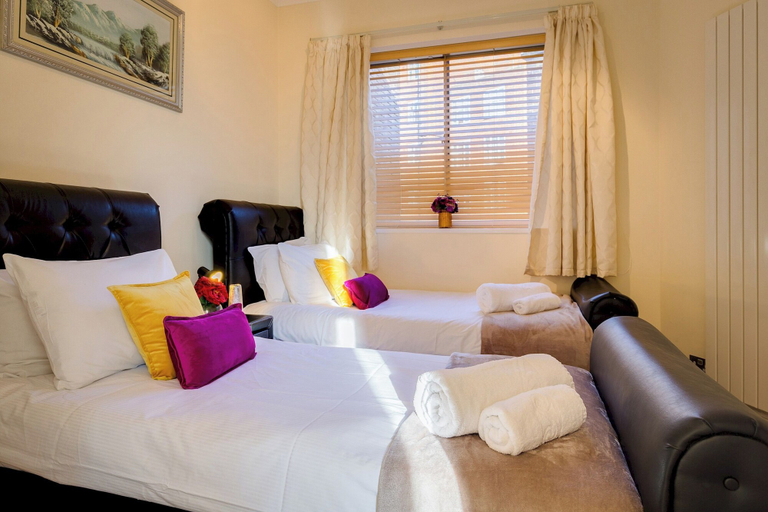 Room 5, Luxury Villa 6 Bedrooms Next to Marble Arch, London