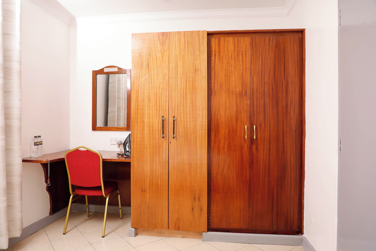 Room 4, Nakuru Guest Suites, Nakuru Town West