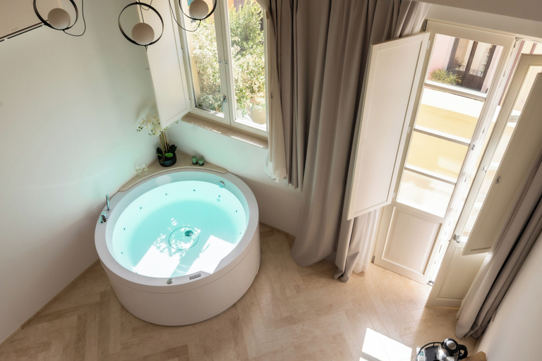 Private spa tub, Marmori - Suites Cagliari, Cagliari