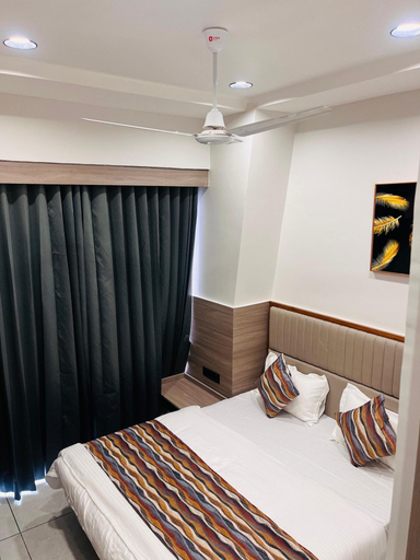 Room 5, Hotel Acme Sky, Ahmadabad