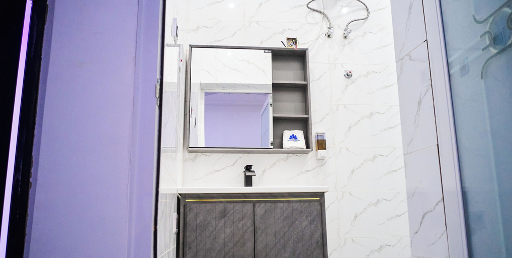 Bathroom 4, Skycity Hotel Gh, Tema