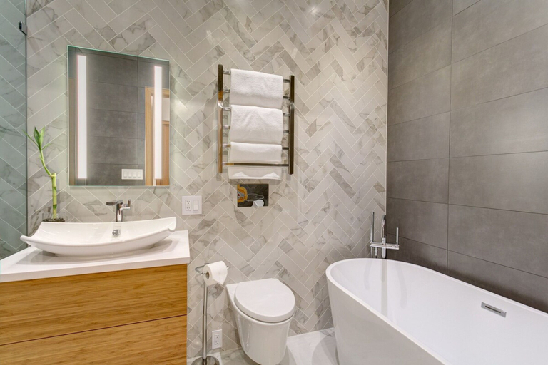 Room 3, Hawthorn III by Rove Travel 2BR Designer Apt, New York