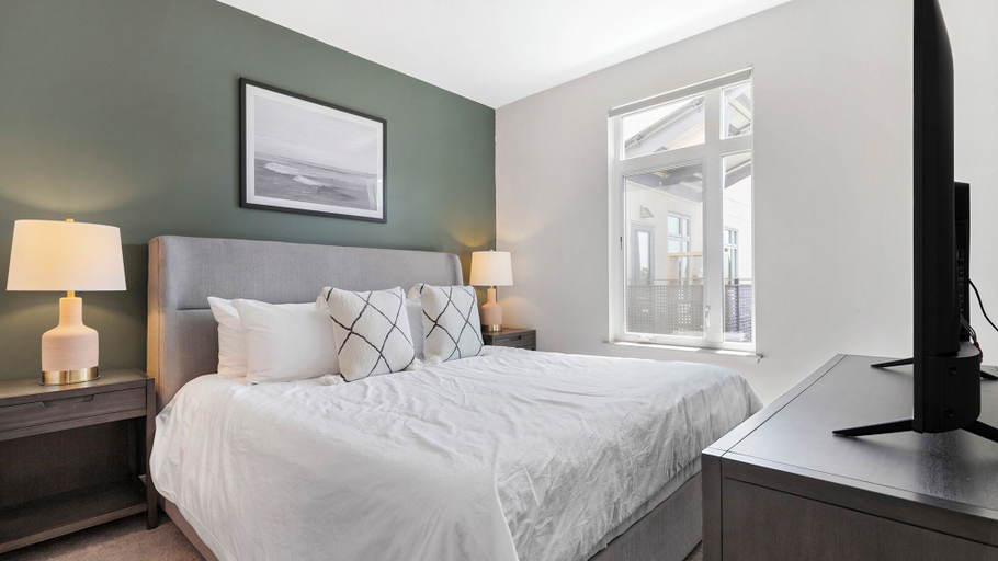 Room 4, Landing Apartments - Freeport, Walton