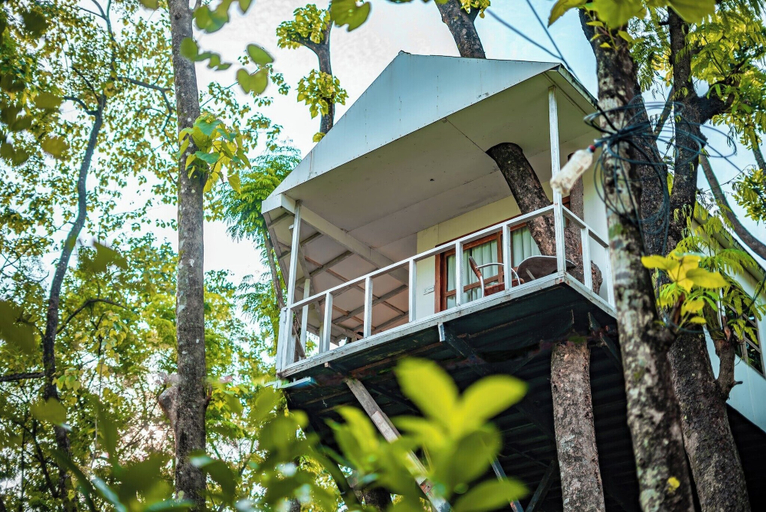 Front of property 5, Green Peak Resorts, Bandarbon