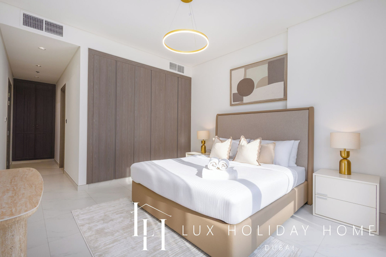 Room 2, LUX The Burj Khalifa Lagoon View Suite 4, Dubai