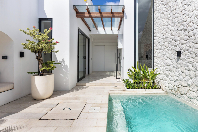 Outdoor pool 3, Casa Mios Villa Canggu, Badung