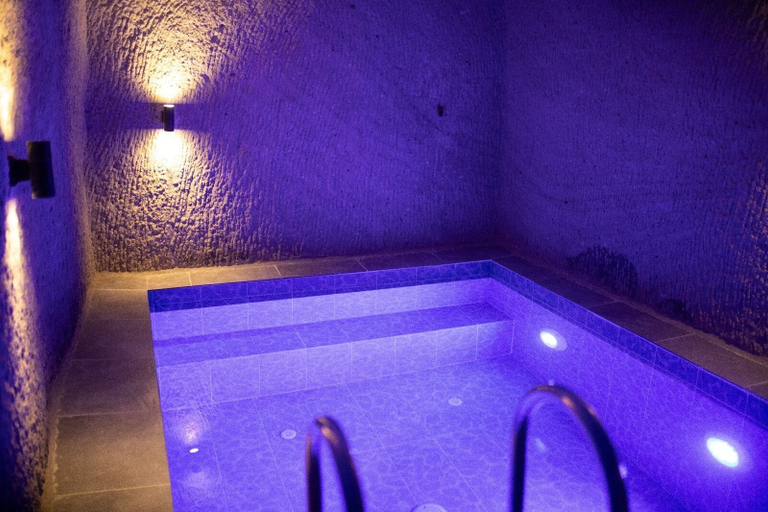 Bathroom amenities, Rose Moon Cave, Nevşehir