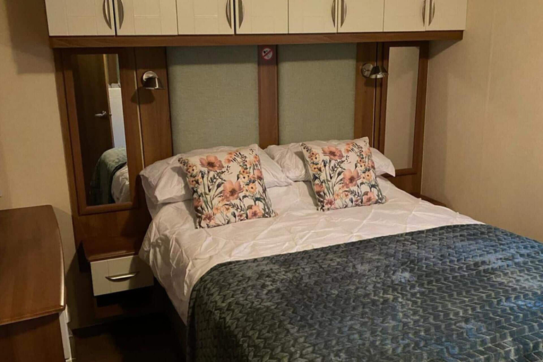 Bedroom 2, Lodge - Sleeps 6 - Parking - Garden, Cumbria