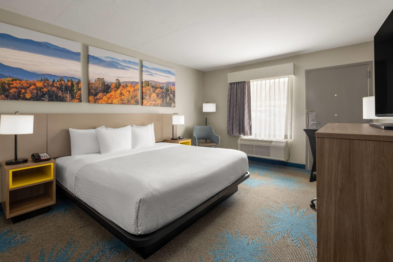 Bedroom 3, Days Inn by Wyndham Murphy, Cherokee