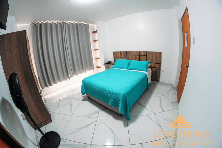 Room 4, Los Esteros, Trujillo