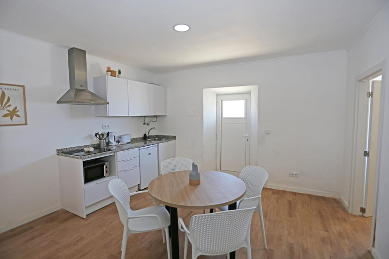 Room 3, X 01 - 2 Bed Apartment in Quinta da Ponte, Lagos