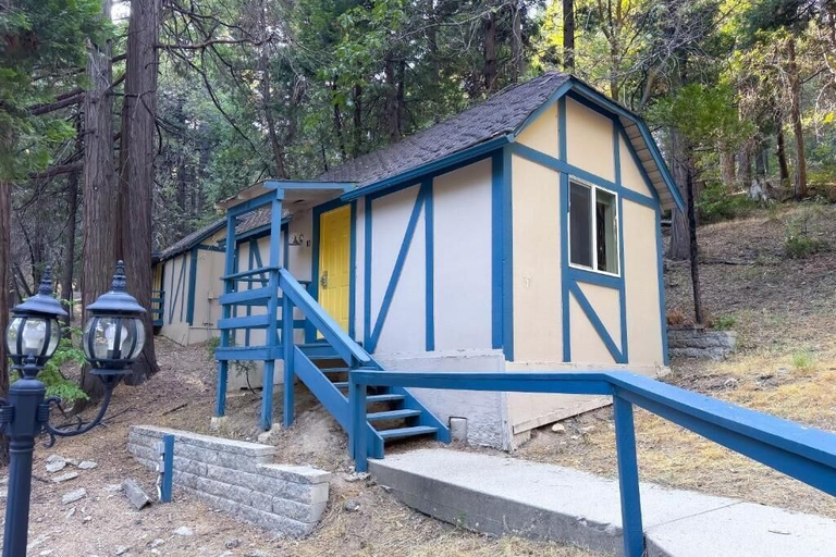 Room 3, Arrowhead Ranch Retreat and Conference, San Bernardino