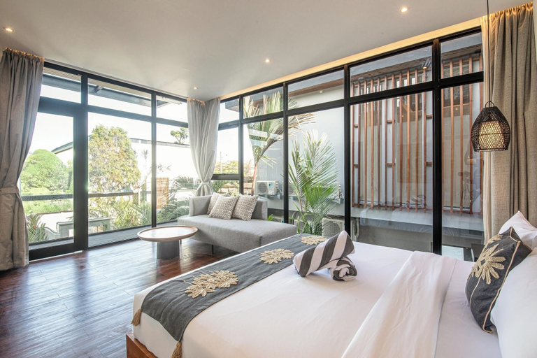 Exterior 2, Opulent 6BR Villa, 400m to Beach, Water Filter, Badung