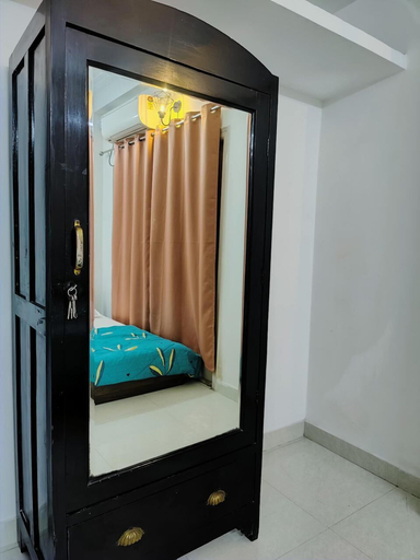 Wardrobe, Zivo Stays Heritage Apartments, Hyderabad