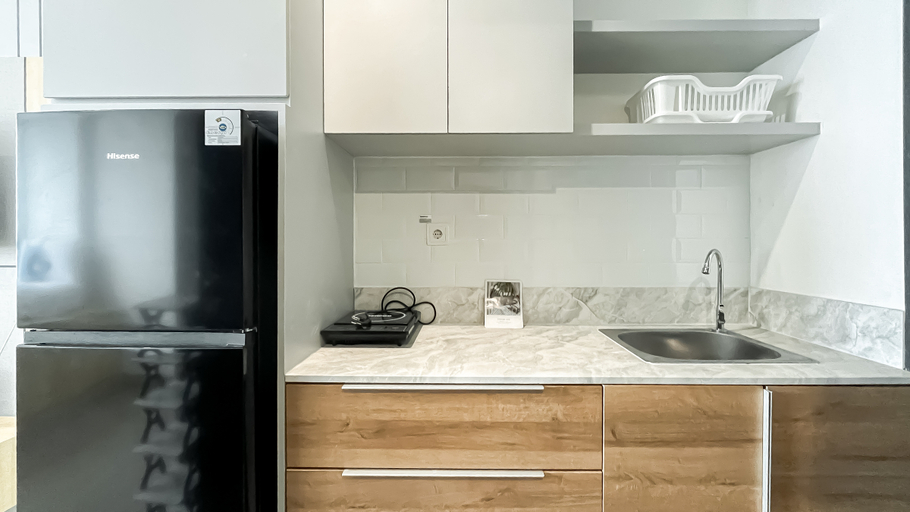 Others 2, Restful and Modern Studio at Collins Boulevard Apartment By Travelio, Tangerang