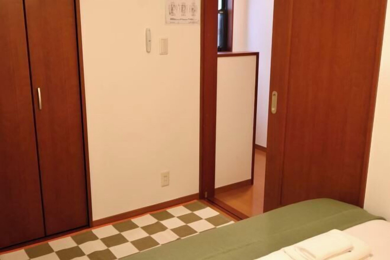 Room 5, Orange House Tsuruhashi｜With Garage, Accommodates 8 People, Osaka