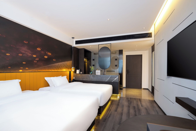 Room 2, LiangZhi Huipin Hotel, Haikou
