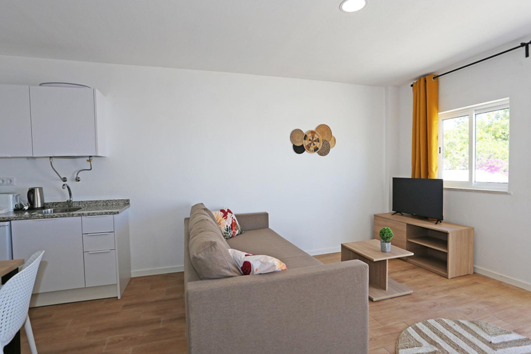 Room 3, X 10 - 2 Bed Apartment in Quinta da Ponte, Lagos