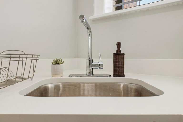 Private kitchen 5, Portage Park 1BR Retreat - Montrose 2S, Cook