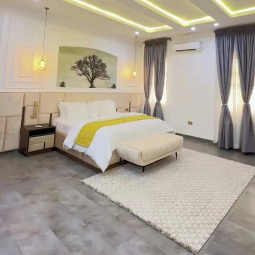 Room 4, Calli's Court Apartment, Oshimili North