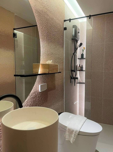 Bathroom 5, Rema, Samphantawong